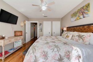 Vacation Rental In Lubbock - The Island - Coconutz