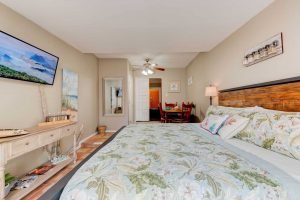 Vacation Rental In Lubbock - The Island - Toes In The Sand