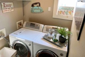 Vacation Rental In Lubbock - The Island - Laundry Room