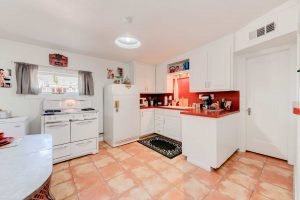 Vacation Rental In Lubbock - The Island - Kitchen