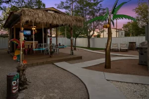 Vacation Rental In Lubbock - The Hut - Backyard
