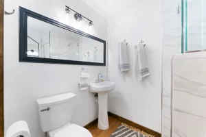 Vacation Rental In Lubbock - The Hut - Bathroom