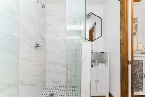 Vacation Rental In Lubbock - The Hut - Bathroom