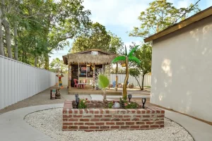Vacation Rental In Lubbock - The Hut - Backyard