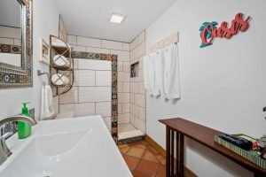 Vacation Rental In Lubbock - Freaky Tiki - Bathroom