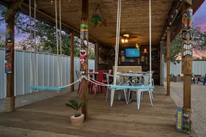 Vacation Rental In Lubbock - The Hut - Backyard