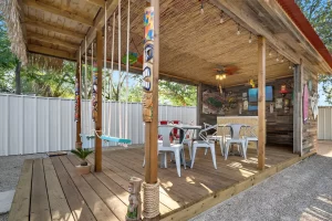 Vacation Rental In Lubbock - The Hut - Backyard