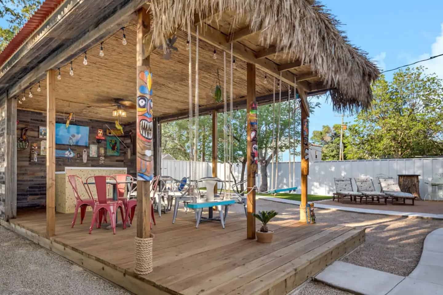 Vacation Rental In Lubbock - Beachcomber - Backyard