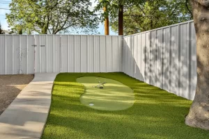 Vacation Rental In Lubbock - The Hut - Backyard