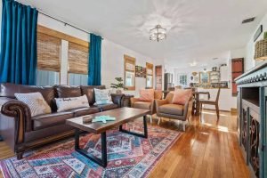 Vacation Rental In Lubbock - Freaky Tiki - Livingroom